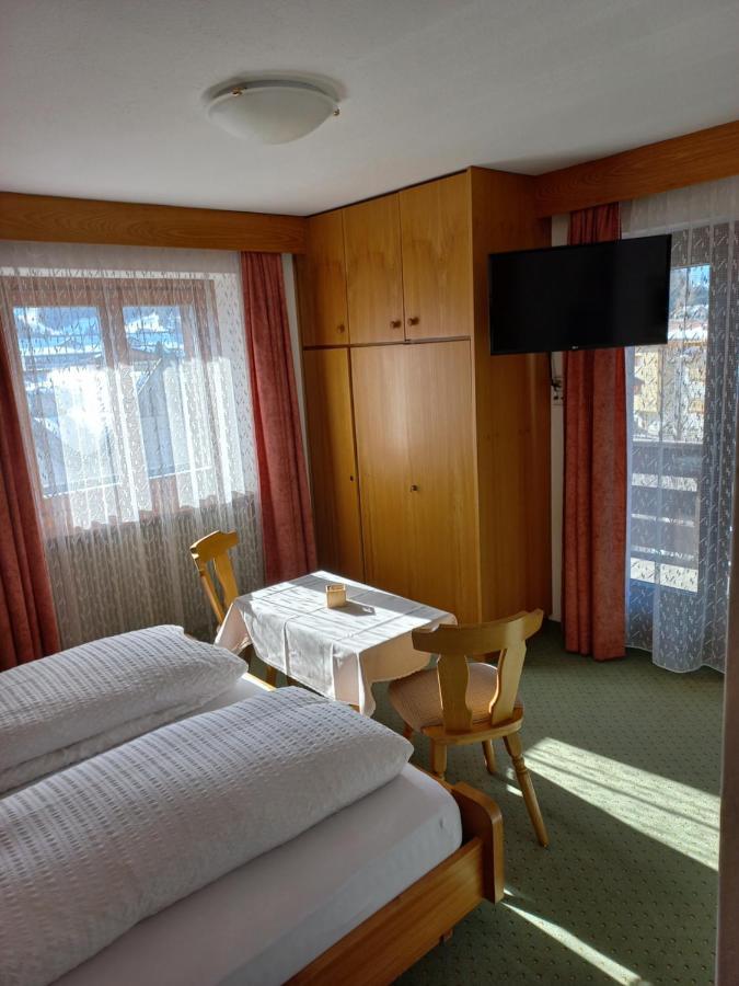 Hotel Garni Piz Da L'Ander Corvara In Badia Exterior foto