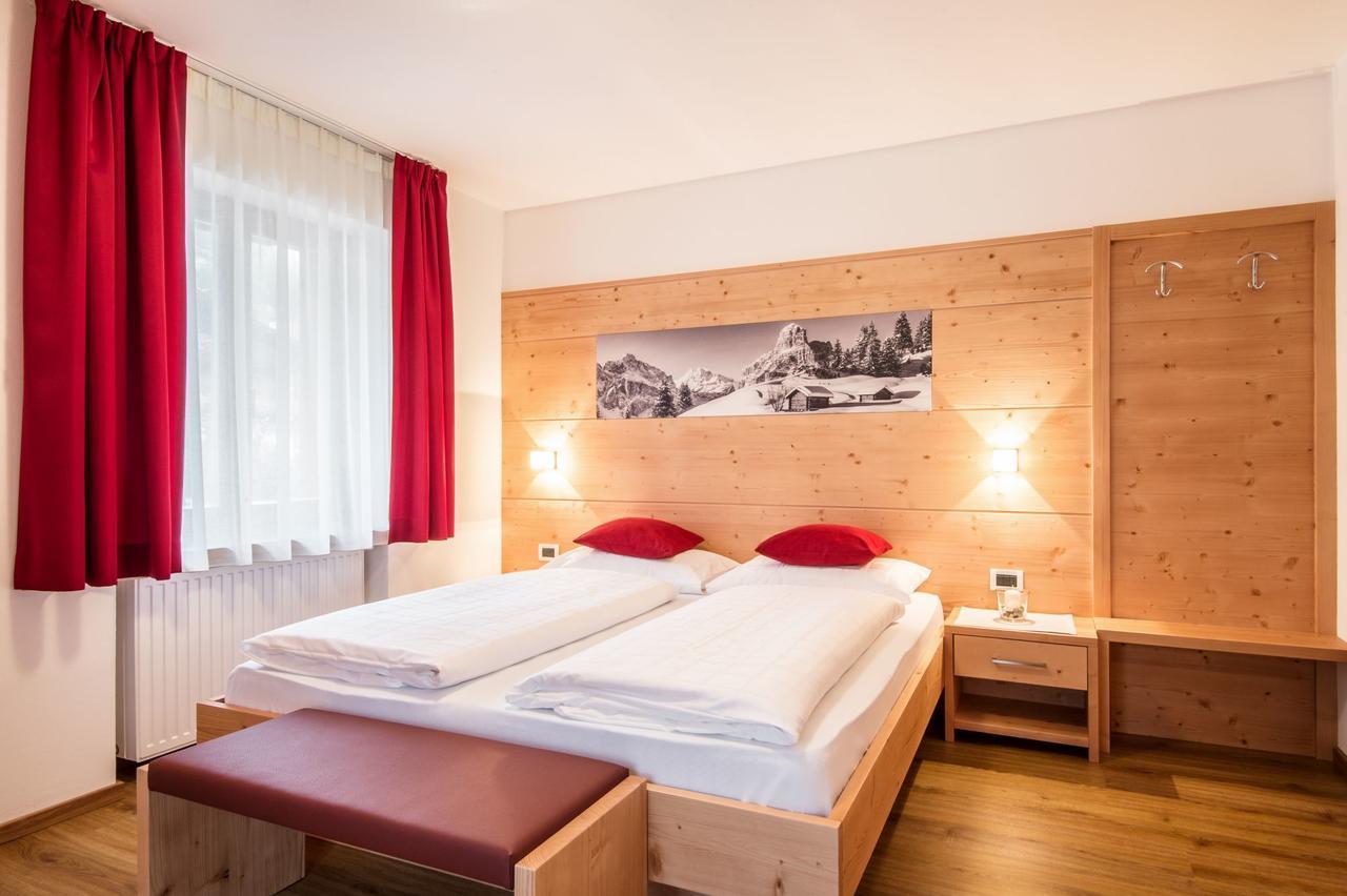 Hotel Garni Piz Da L'Ander Corvara In Badia Exterior foto