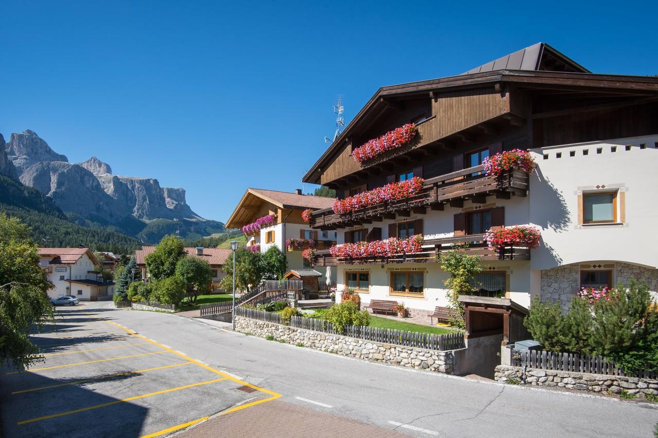 Hotel Garni Piz Da L'Ander Corvara In Badia Exterior foto
