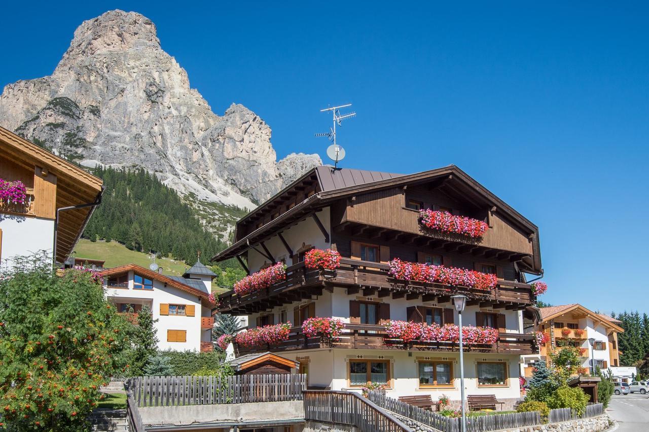 Hotel Garni Piz Da L'Ander Corvara In Badia Exterior foto