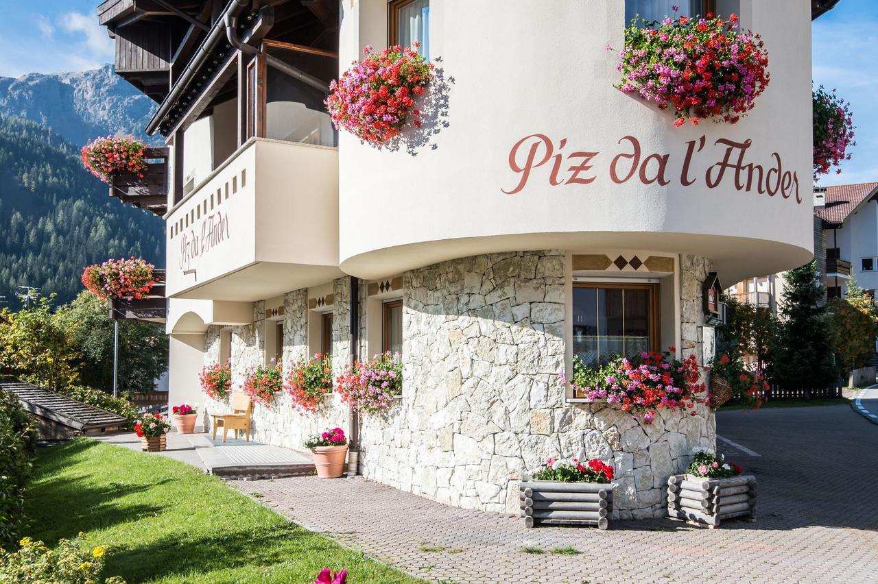 Hotel Garni Piz Da L'Ander Corvara In Badia Exterior foto